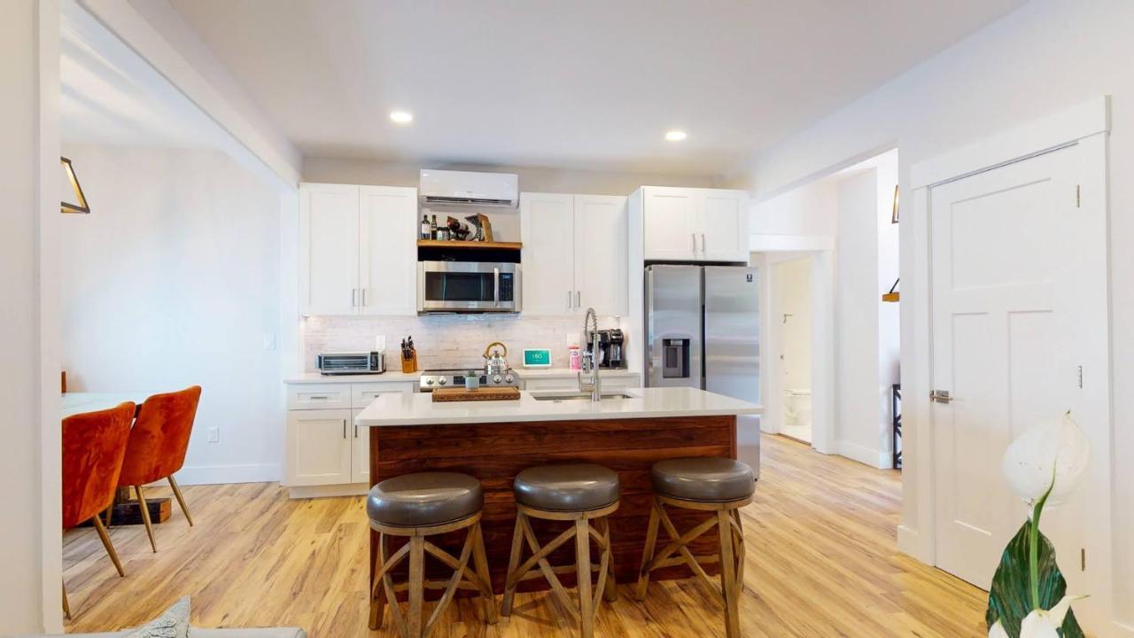 Historic 2br 1ba With King Bed-fast Wi-fi 75 Oled Tv *