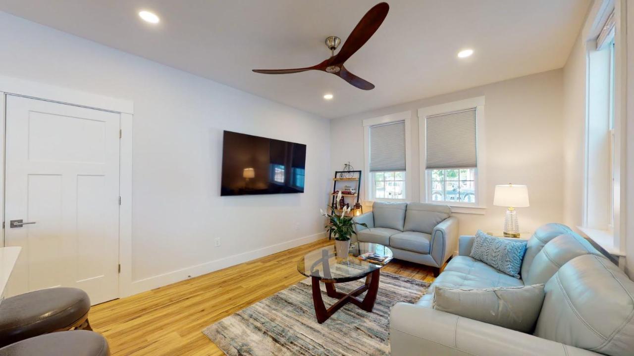 Historic 2br 1ba With King Bed-fast Wi-fi 75 Oled Tv Holiday home Wilmington